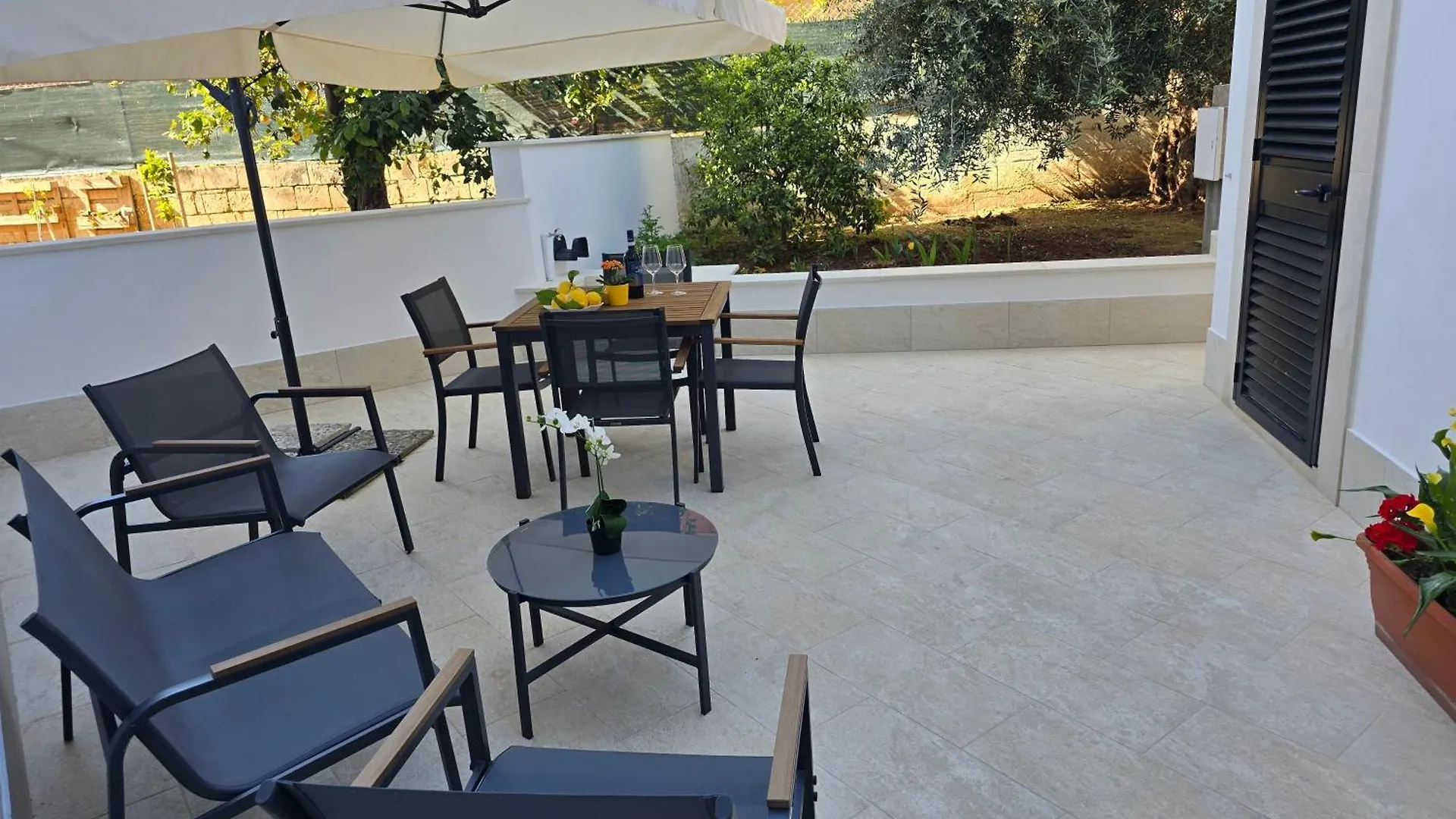 Lemon House location